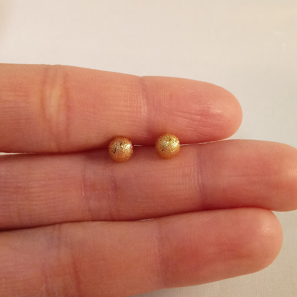 24K Gold Yellow Gold Filled Frost Texture Ball Stud Earrings 5mm Gorgeous Gift - Picture 4 of 4